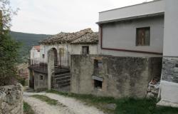 150sqm country house with 2 spacious terraces in a panoramic position and full of character with garden and garage. 17