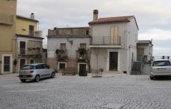 Historic, stone property in the old part of town with amazing sun terrace. 9