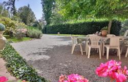 Exquisite Langhe country estate, with park / ALN022 28