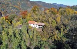 FARMHOUSE FOR SALE IN LANGHE AREA