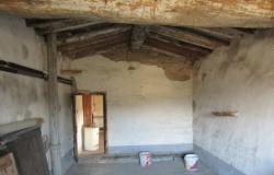 Tuscany – Poppi (AR) apartment in historic hamlet, to renovate. Ref.08t 11