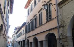 Tuscany – Poppi (AR) apartment in historic hamlet, to renovate. Ref.08t 2