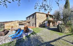 Farmhouse with swimming pool and land, Ref. 682 0
