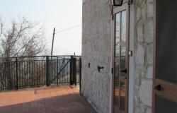 Stone cottage, on the hill top in one of Abruzzo’s National Parks, detached, 5 bedrooms and land. 11