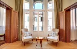Venice - San Samuele - Stunning three bedroom apartment in historic building. Ref. 185c 0