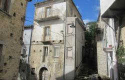 Stone town house, habitable, from 1810 with 3 bedrooms, 50sqm cellar and amazing mountain views, perfect for roof terrace. 1