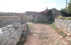 Scicli, exposed stones in contrada Calamarieri 14