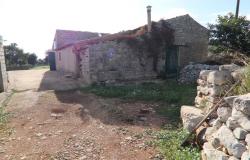 Scicli, exposed stones in contrada Calamarieri 15