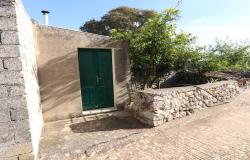 Scicli, exposed stones in contrada Calamarieri 80