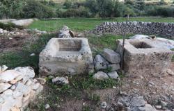 Scicli, exposed stones in contrada Calamarieri 66