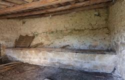 Scicli, exposed stones in contrada Calamarieri 47