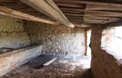 Scicli, exposed stones in contrada Calamarieri 51