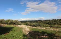 Scicli, exposed stones in contrada Calamarieri 89