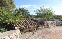 Scicli, exposed stones in contrada Calamarieri 76