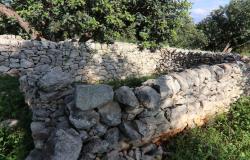 Scicli, exposed stones in contrada Calamarieri 67