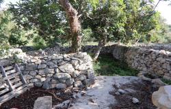 Scicli, exposed stones in contrada Calamarieri 68