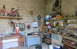 3 bedroom, habitable farmhouse, barn, outbuilding and 2000sqm of fruit trees 1km to town. 13