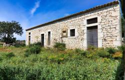 Scicli, stone farmhouse with land 0