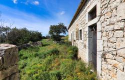 Scicli, stone farmhouse with land 3