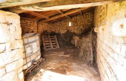 Scicli, stone farmhouse with land 21