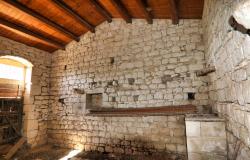 Scicli, stone farmhouse with land 28