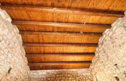 Scicli, stone farmhouse with land 35