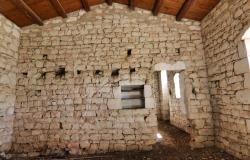 Scicli, stone farmhouse with land 34