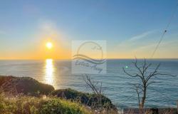 L1131 Rustic with sea view for sale in Bordighera. 4