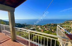 L1194 Detached house with sea view for sale in Ospedaletti. 0