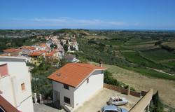 Sea view, finished, town house with terrace 5 bedrooms, garage, 7km to the beach 10