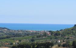 Sea view, finished, town house with terrace 5 bedrooms, garage, 7km to the beach 11