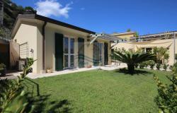 L1003 For sale in Bordighera, beachfront, detached house  0