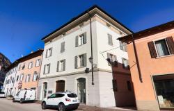 Mezzolombardo, a terrace to live and love 0