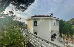 L1203 Villa with garden and sea view for sale in Bordighera 6