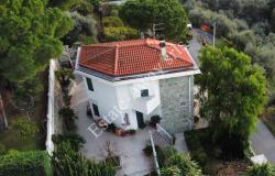 L1203 Villa with garden and sea view for sale in Bordighera 2