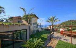 L1117 Ligurian style villa with swimming pool and sea view for sale in Bordighera. 1