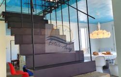 L1117 Ligurian style villa with swimming pool and sea view for sale in Bordighera. 17