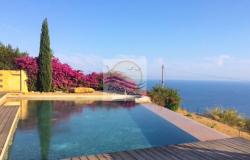 L1117 Ligurian style villa with swimming pool and sea view for sale in Bordighera. 3