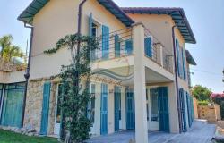 L1117 Ligurian style villa with swimming pool and sea view for sale in Bordighera. 5