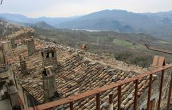 100 year old, stone structure apartment, lake and mountain views, 2 beds, close to lake and swimming pool.  5