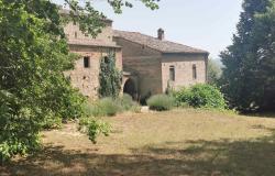 Large farmhouse to restore, Ref.: 509 0