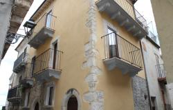 Renovated 4 bed, 200 year old town house, 150sqm with sun terrace 0