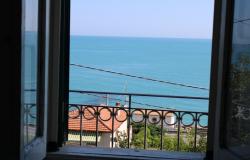 Sea front estate, 300 meters to the beach, recently restored, detached, 8 bedrooms, 2000sqm of garden, garage, private spot amazing sea views 15