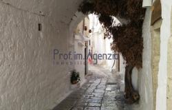172611 - House in the historic centre in need of renovation 1