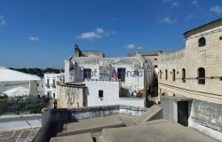 172611 - House in the historic centre in need of renovation 19