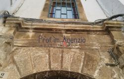 172611 - House in the historic centre in need of renovation 2