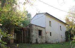 Farmhouse of 110sqm, 4 beds, 3500sqm of crop land, barn 100sqm to convert, original character easy access  4