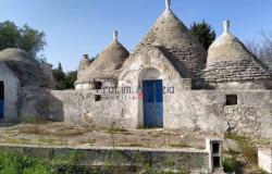 131799 - Trullo and lamia houses complex. 1
