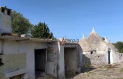 131799 - Trullo and lamia houses complex. 2