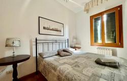 2)	Venice, San Polo district/Frari church, Stunning 3 bedroom apartment with charming canal view. Ref.188c 13